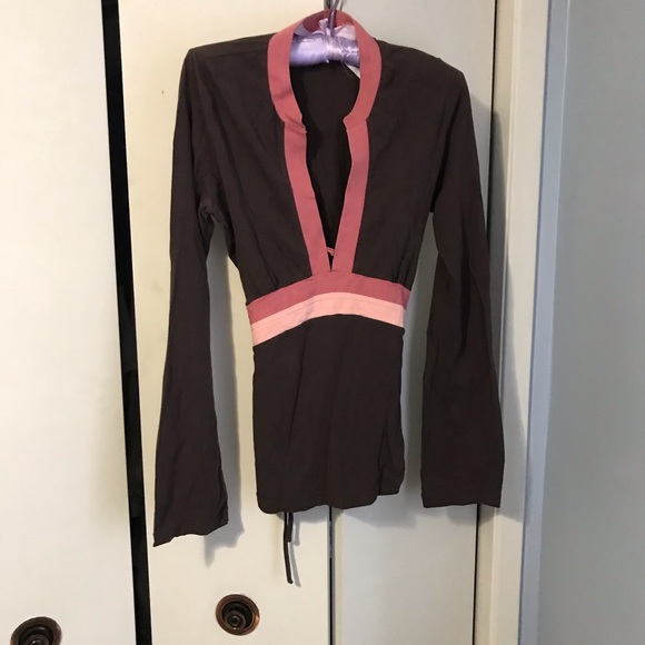 American Eagle, Ladies Long Sleeve Cotton Top $5.00 AS AN ADD ON - Picture 1 of 4